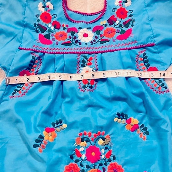 Embroidered handmade Mexican dress - Picture 8 of 9